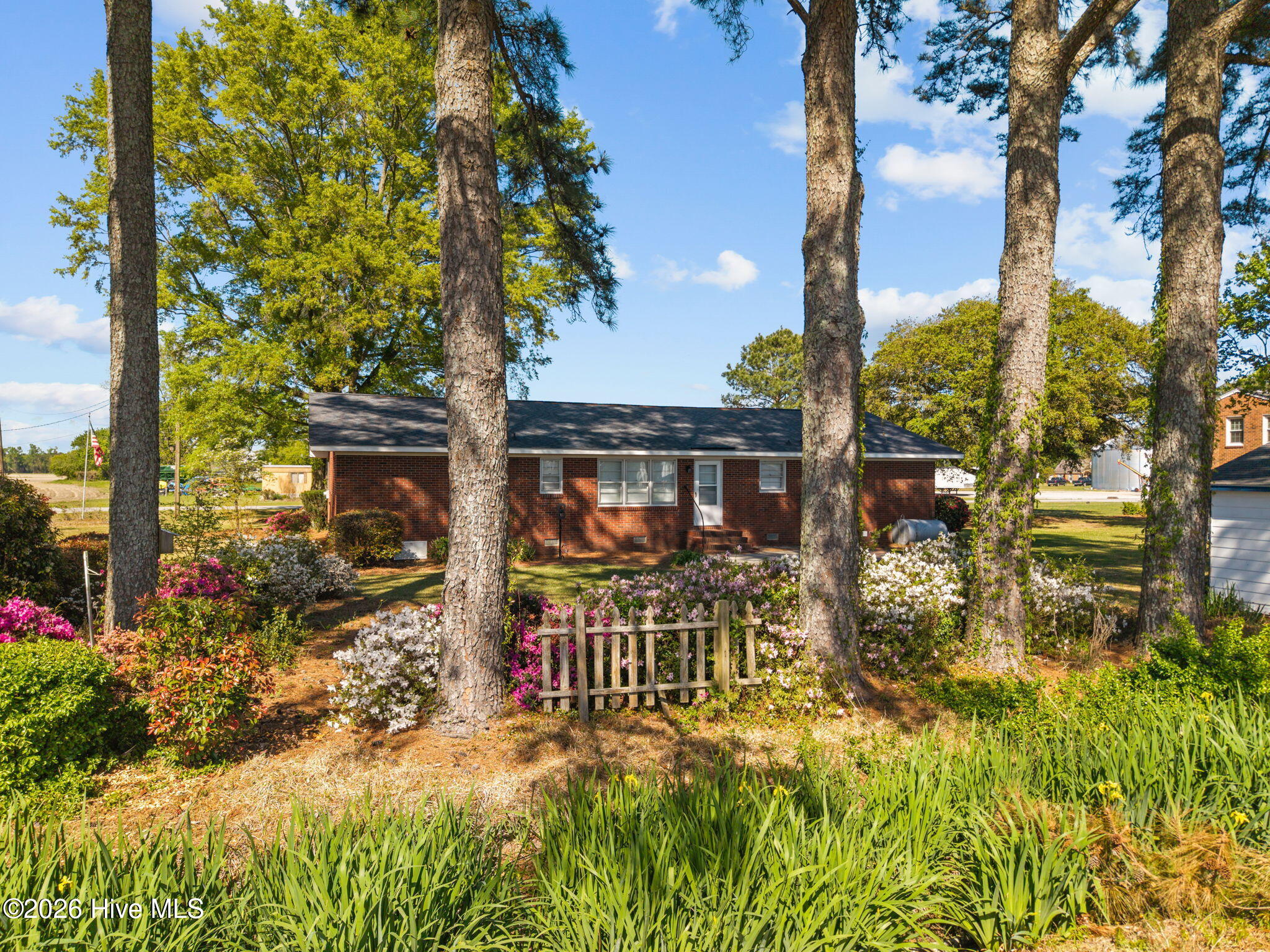 113 Vandiford-Thomas Road Snow Hill, NC 28580 - Photo 11 of 52 11-web-or-mls-DJI_20260410155732_0046_D