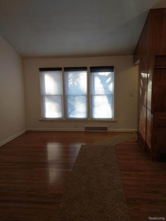 3032 Trafford Road Royal Oak, MI 48073 - Photo 6 of 22