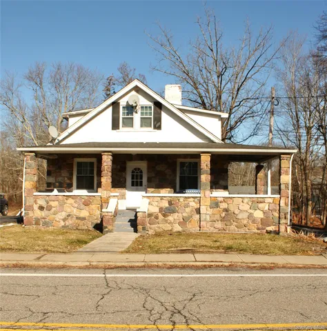 $3,750 | 51 Estrada Road, Woodbury, NY 10917