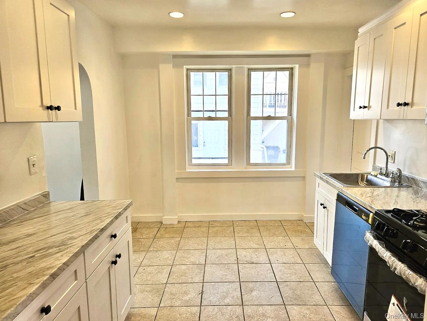 51 Estrada Road Woodbury, NY 10917 - Photo 9 of 22