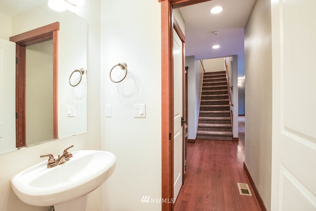1036 Lyle Ridge Circle Oak Harbor, WA 98277 - Photo 11 of 25 Gallery Image 11