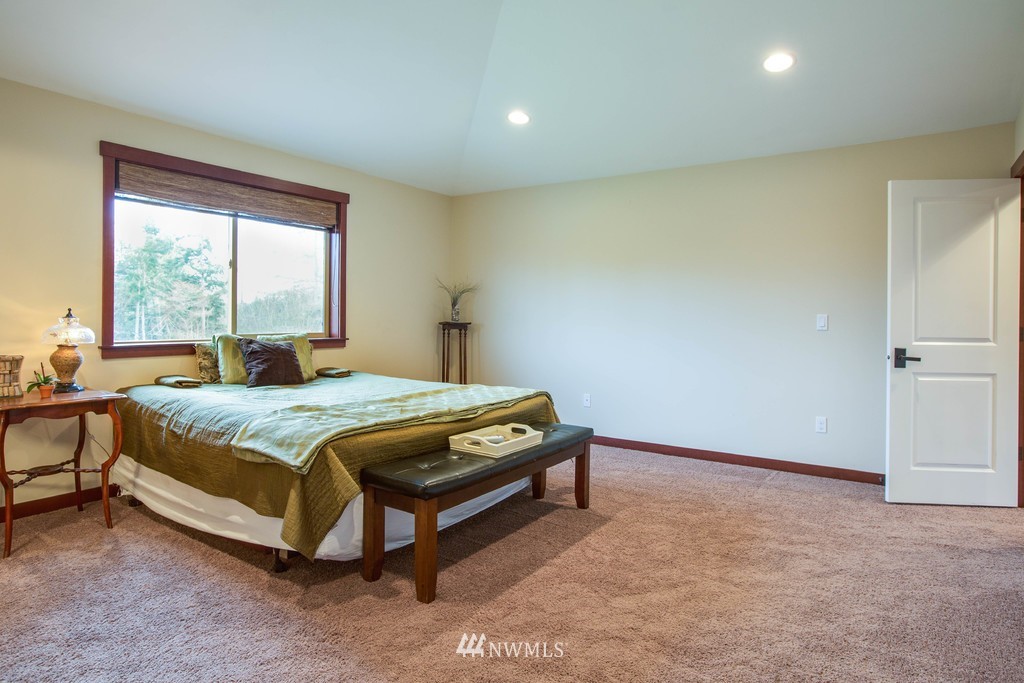 1036 Lyle Ridge Circle Oak Harbor, WA 98277 - Photo 16 of 25 Gallery Image 16
