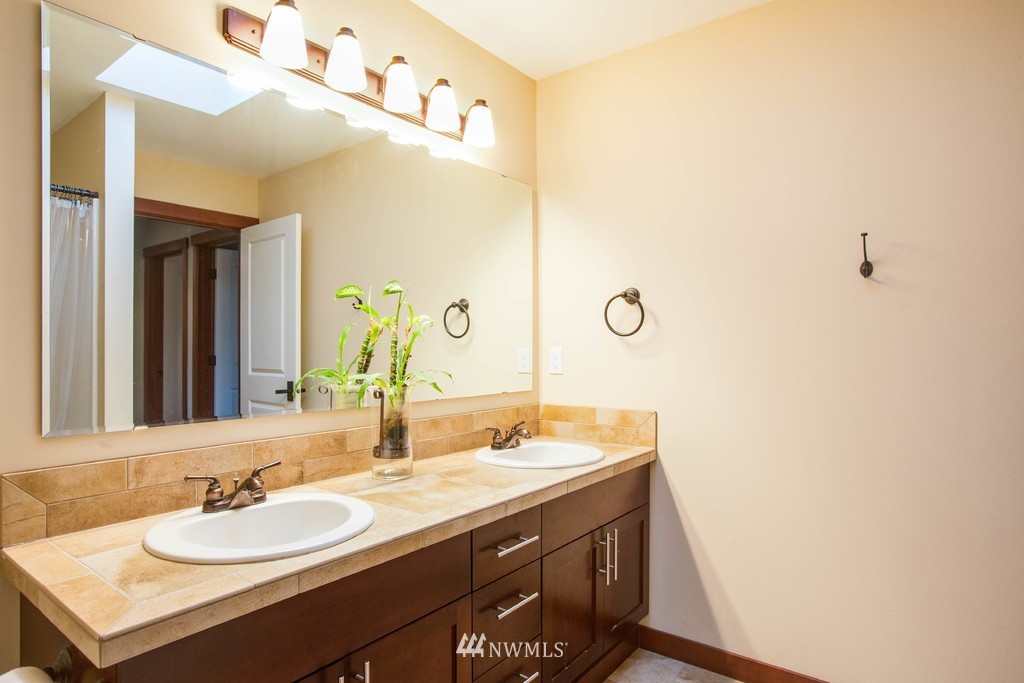 1036 Lyle Ridge Circle Oak Harbor, WA 98277 - Photo 23 of 25 Gallery Image 23