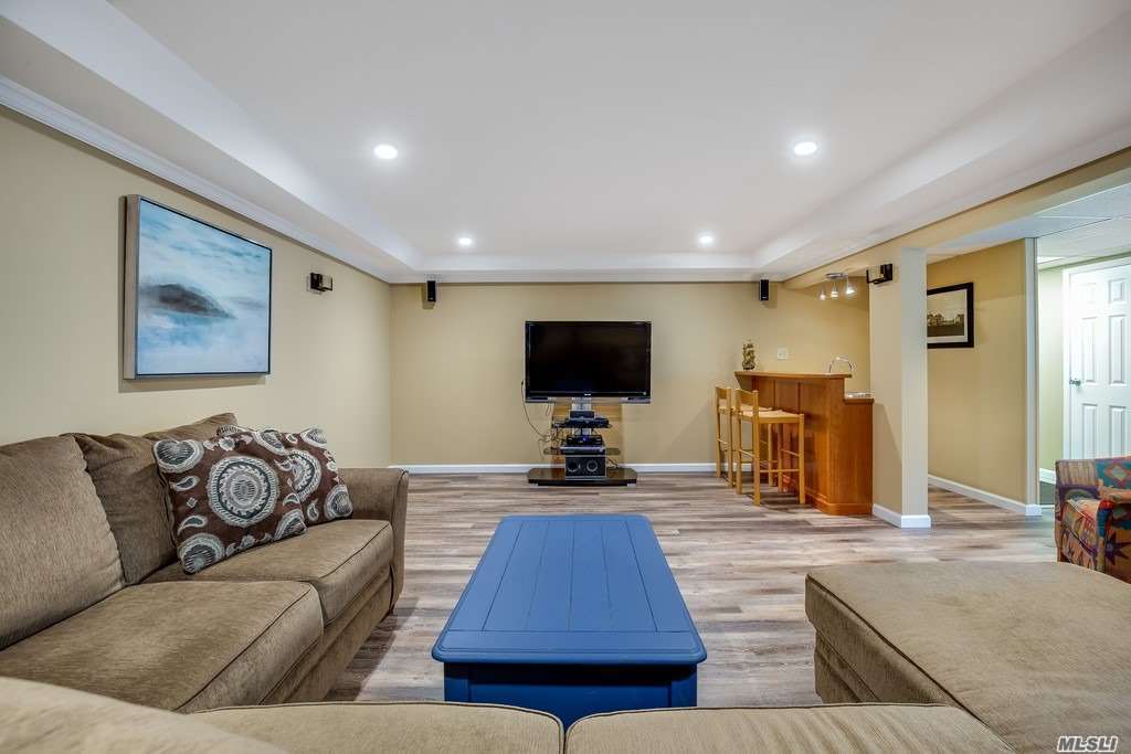11 Locust Road Northport, NY 11768 - Photo 1 of 1 Gallery Image 1