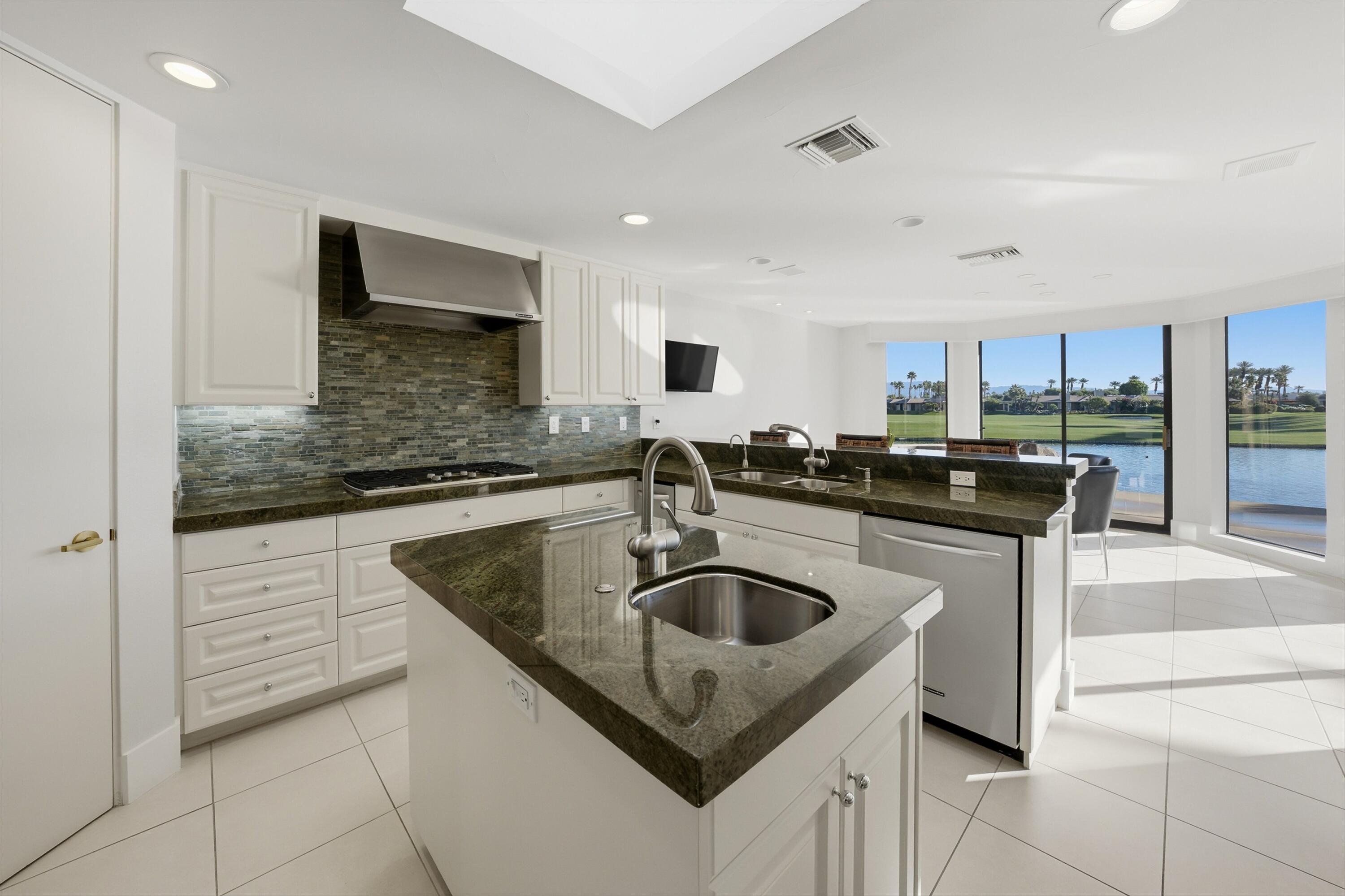 65 Mayfair Drive Rancho Mirage, CA 92270 - Photo 36 of 66 42-Photo-42