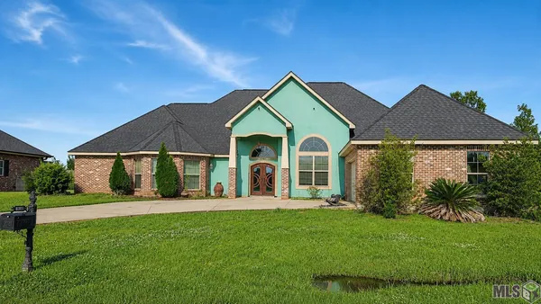 $300,000 | 13467 Sugar Estates Street, Vacherie, LA 70090