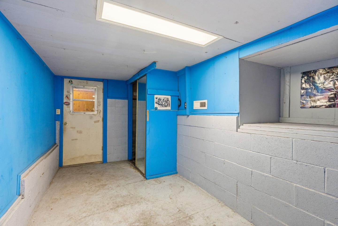 194 Lazy Woods Road Felton, CA 95018 - Photo 47 of 58 a view of hallway