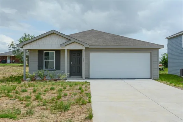 a front view of house with yard