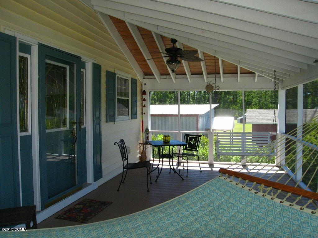 364 Straits Road Beaufort, NC 28516 - Photo 4 of 41 Front Porch