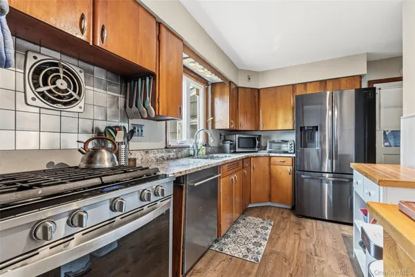 $449,999 | 198 A Locust Avenue, Cortlandt Manor, NY 10567