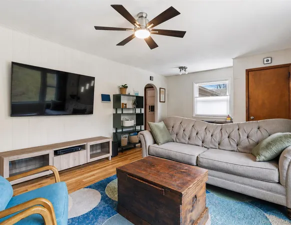 $449,999 | 198 A Locust Avenue, Cortlandt Manor, NY 10567