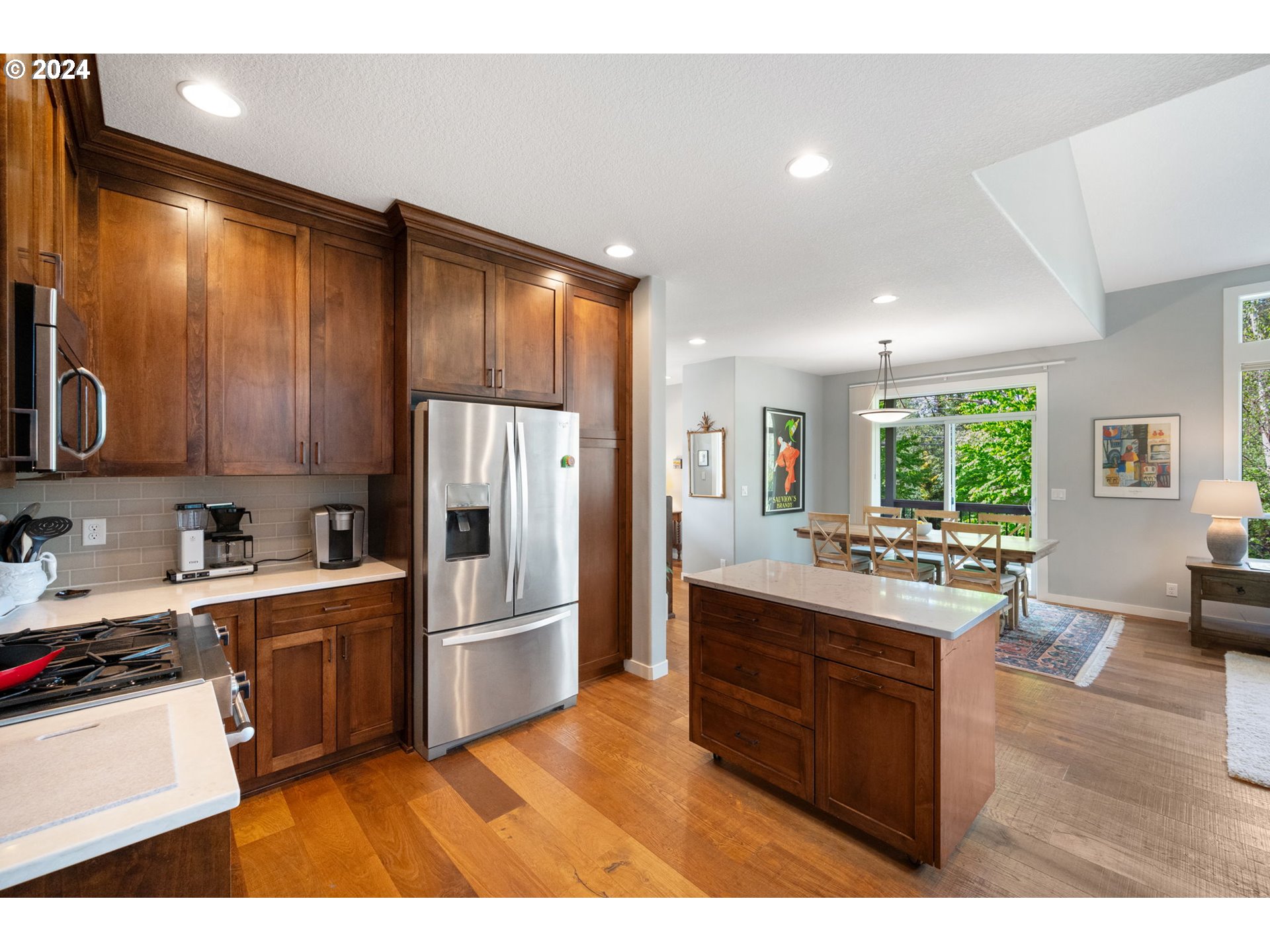9218 Southwest Brier Place Portland, OR 97219 - Photo 15 of 38 Gallery Image 15