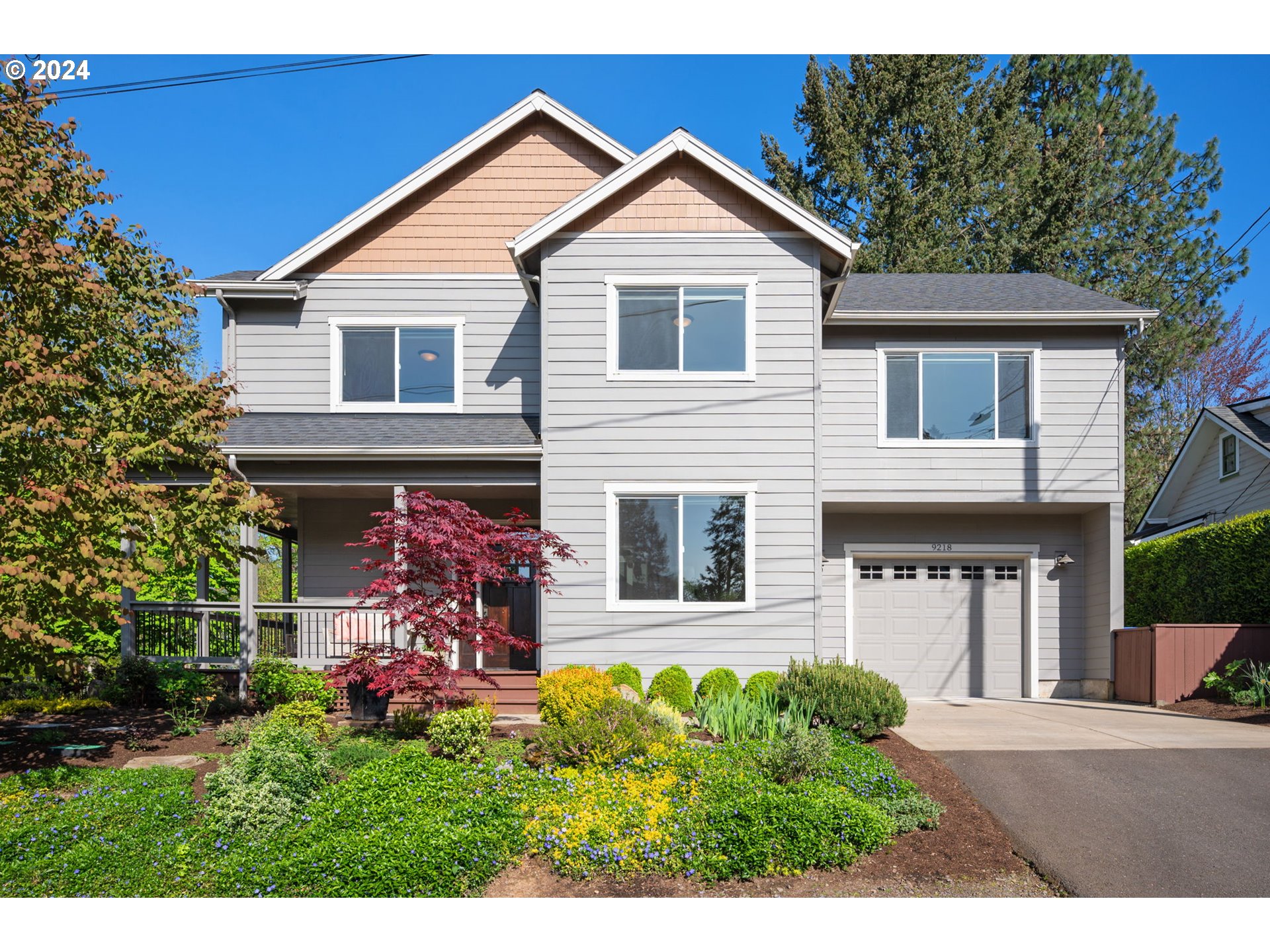 9218 Southwest Brier Place Portland, OR 97219 - Photo 2 of 38 Gallery Image 2