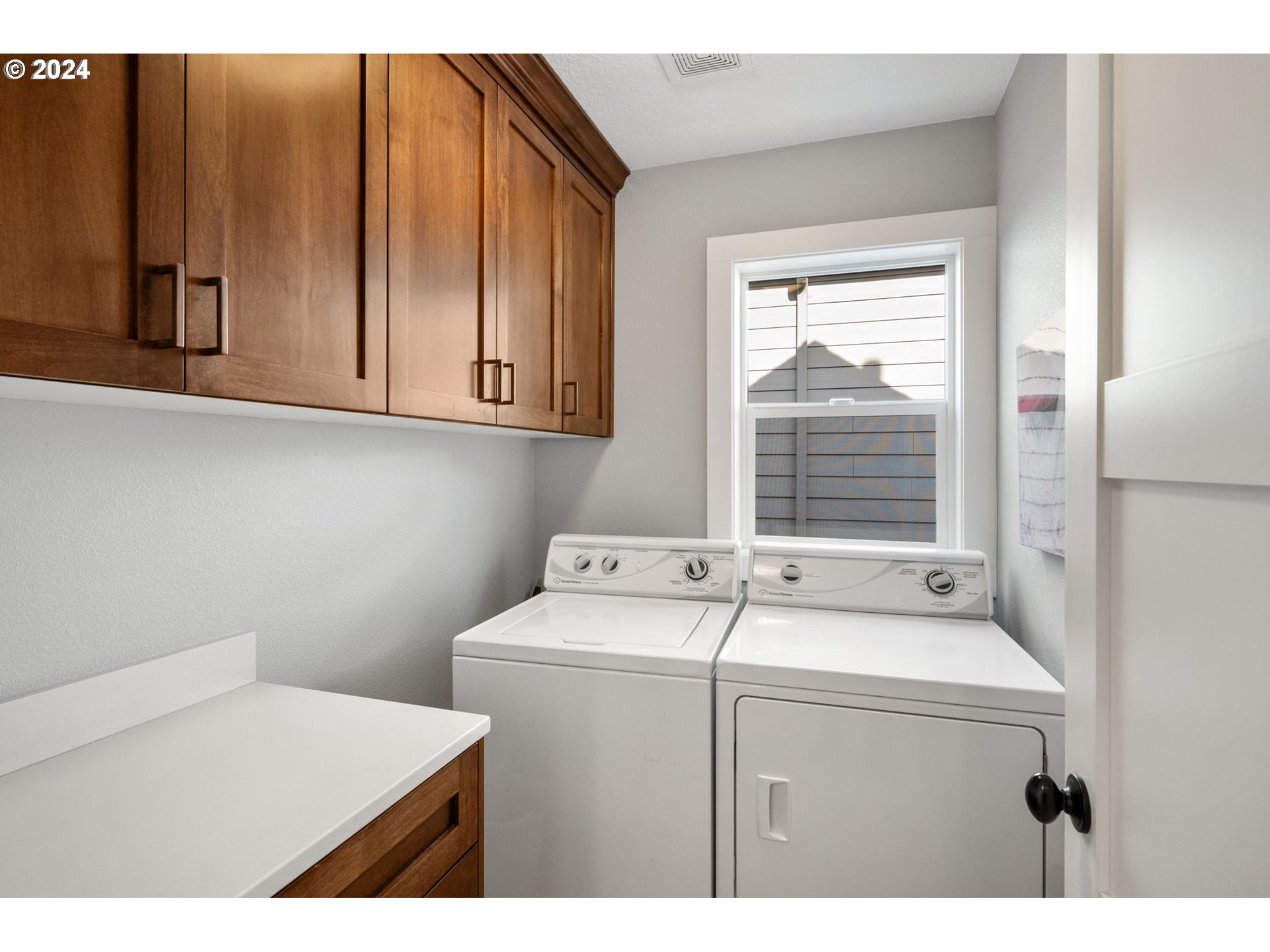 9218 Southwest Brier Place Portland, OR 97219 - Photo 30 of 38 Gallery Image 30