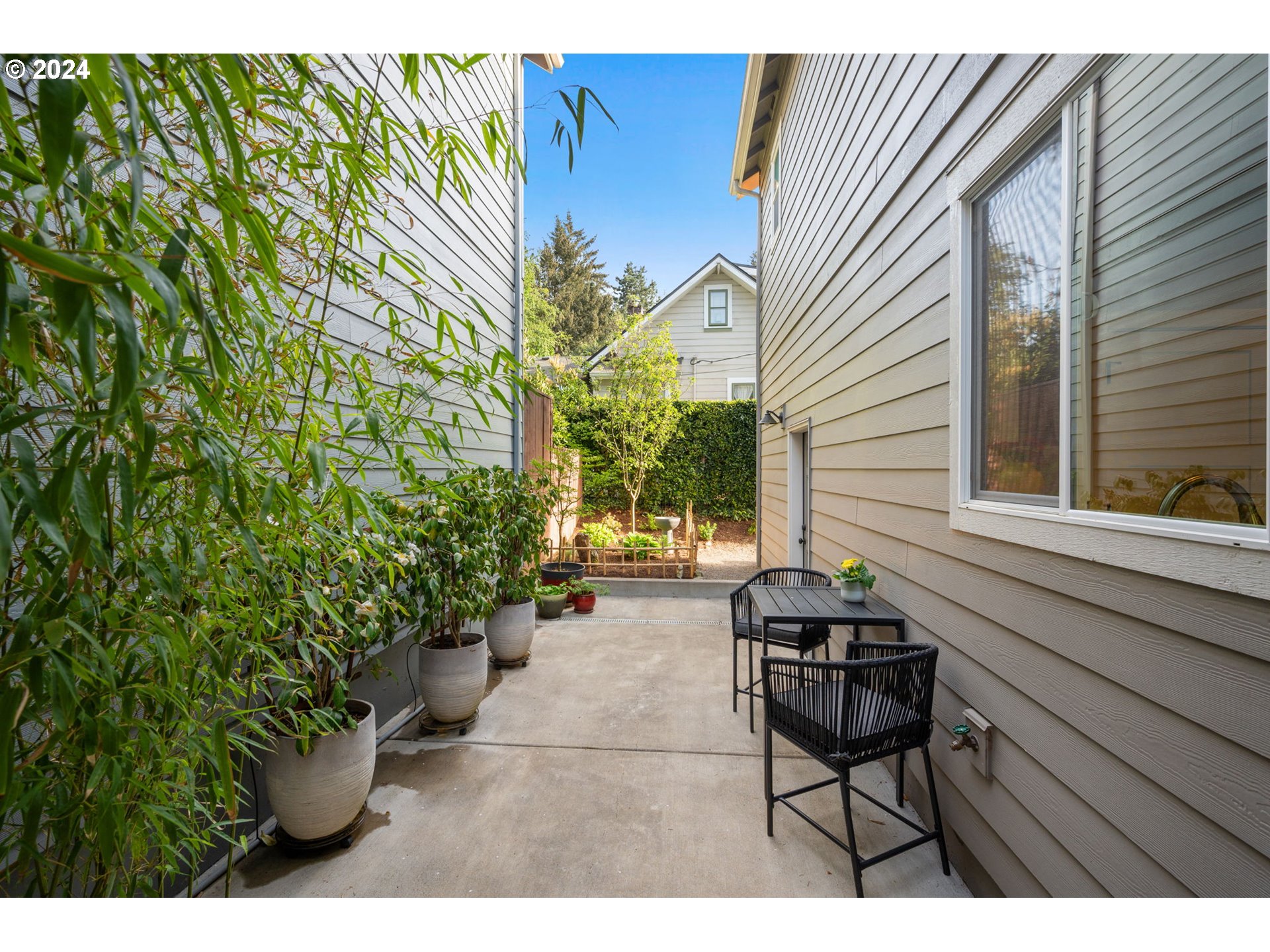 9218 Southwest Brier Place Portland, OR 97219 - Photo 31 of 38 Gallery Image 31