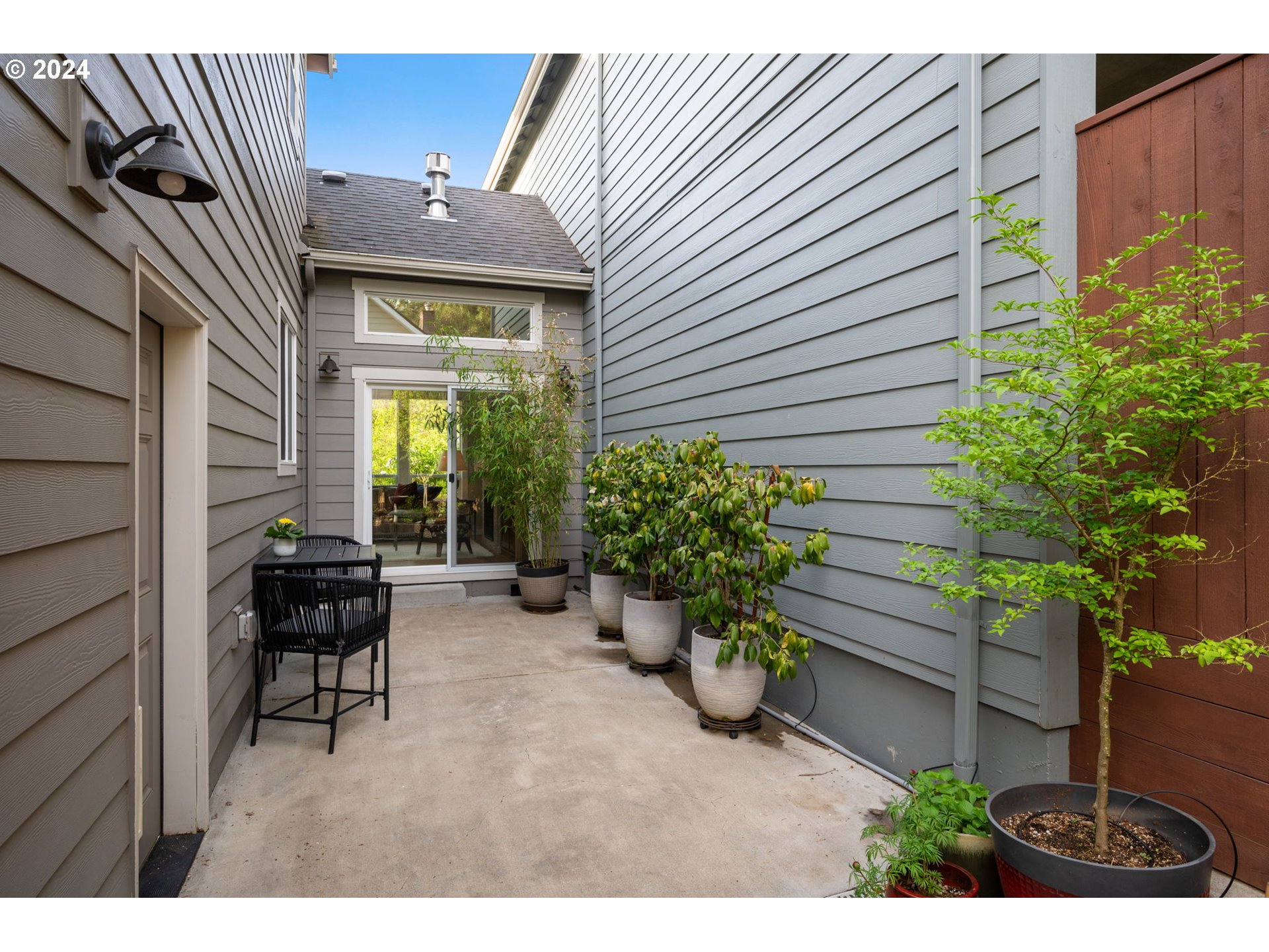 9218 Southwest Brier Place Portland, OR 97219 - Photo 33 of 38 Gallery Image 33