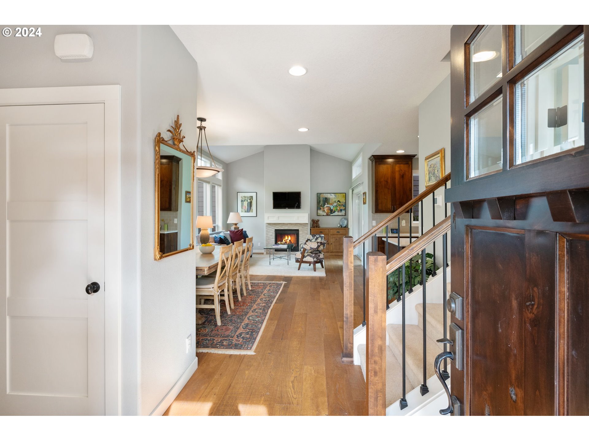 9218 Southwest Brier Place Portland, OR 97219 - Photo 5 of 38 Gallery Image 5