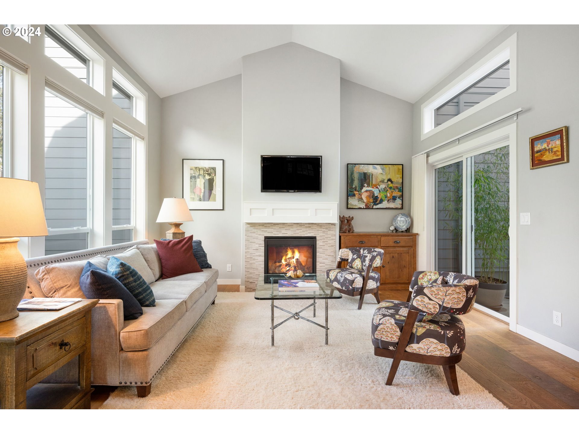 9218 Southwest Brier Place Portland, OR 97219 - Photo 6 of 38 Gallery Image 6