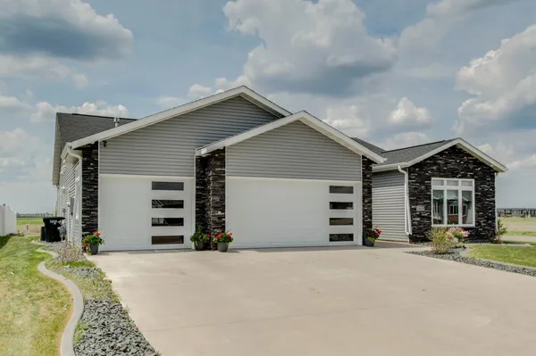 $530,000 | 5419 43rd Street South, Fargo, ND 58104