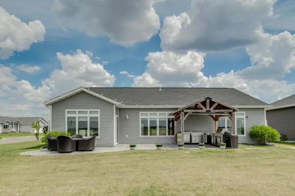 $530,000 | 5419 43rd Street South, Fargo, ND 58104