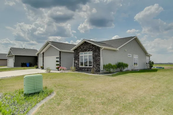 $530,000 | 5419 43rd Street South, Fargo, ND 58104