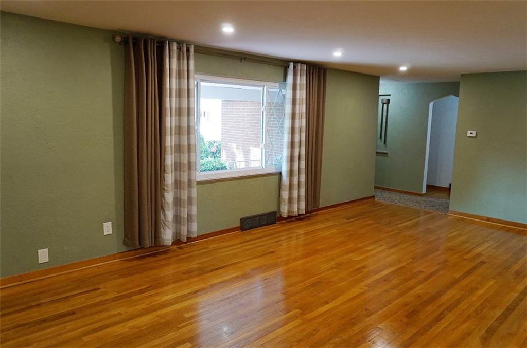 438 Raspberry Drive Monroeville, PA 15146 - Photo 8 of 35 Gallery Image 8