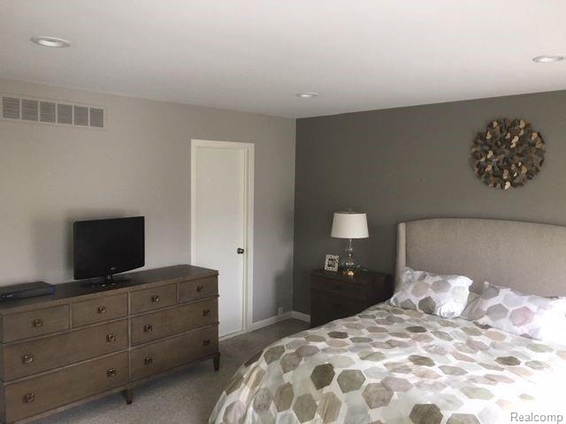 1426 Crescent Lane Rochester, MI 48306 - Photo 19 of 26 IMG_5463 (1).JPG