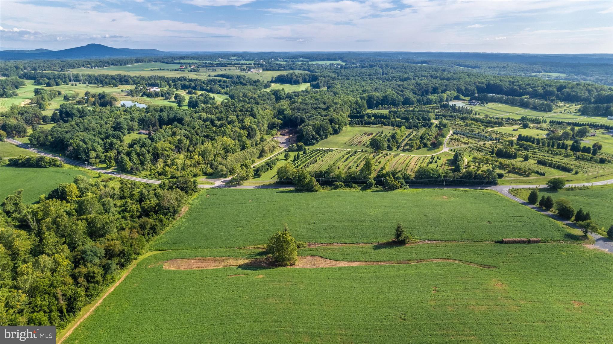 19101 Darnestown Road Poolesville, MD 20837 - Photo 6 of 27 a view of a city