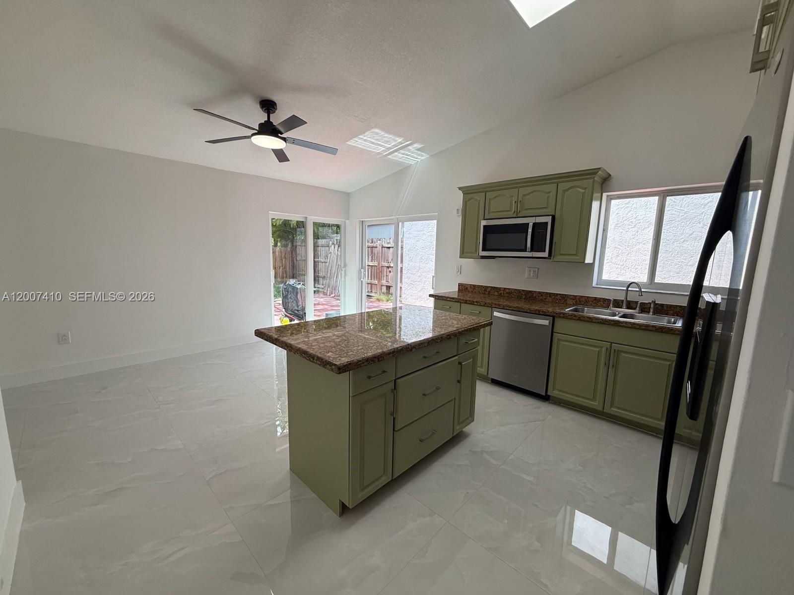 10058 Southwest 156th Court Miami, FL 33196 - Photo 5 of 16