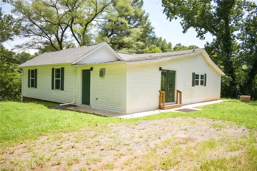 294 Pipers Gap Road Mount Airy, NC 27030 - Photo 5 of 24 Gallery Image 5