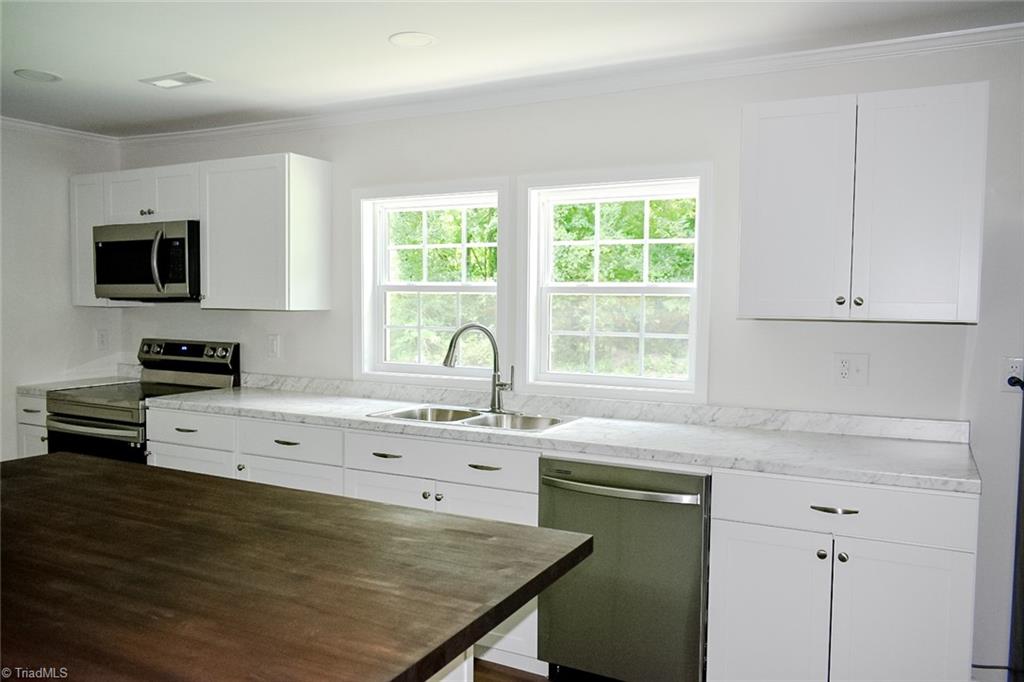 294 Pipers Gap Road Mount Airy, NC 27030 - Photo 8 of 24 Gallery Image 8