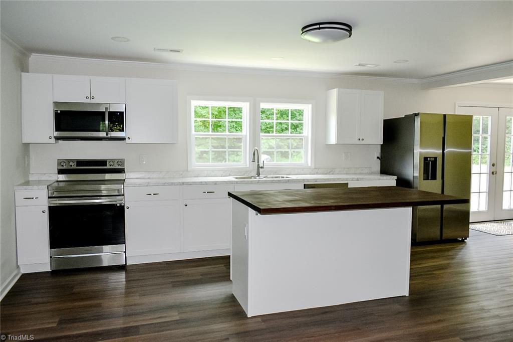 294 Pipers Gap Road Mount Airy, NC 27030 - Photo 10 of 24 Gallery Image 10