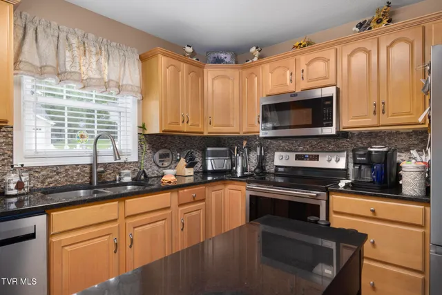 $390,000 | 101 Yarrow Drive, Bluff City, TN 37618