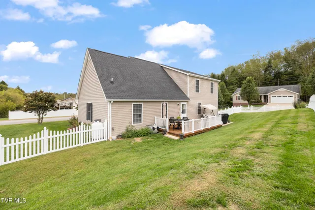 $390,000 | 101 Yarrow Drive, Bluff City, TN 37618