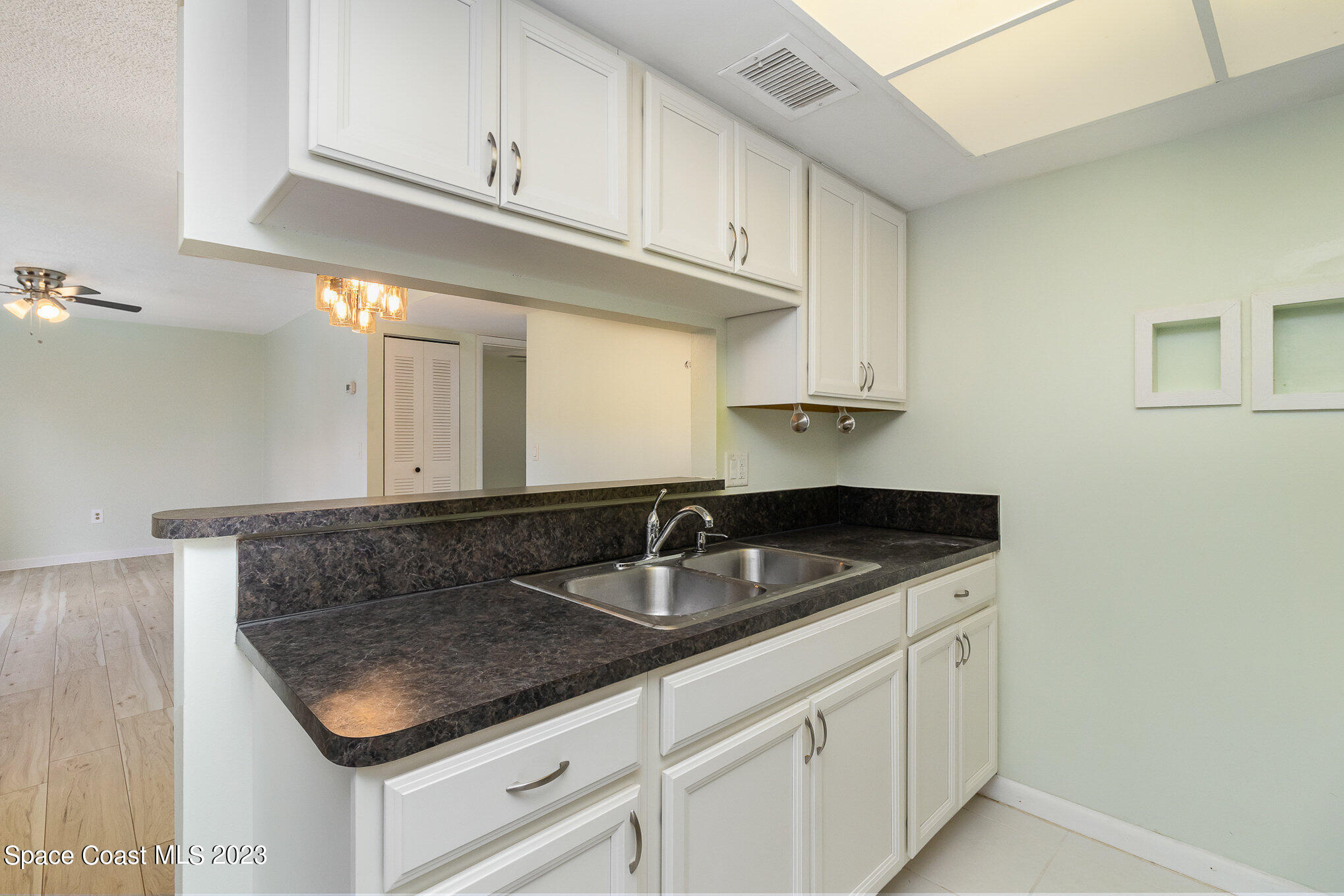 756 Ridge Club Drive, Unit 61 Melbourne, FL 32934 - Photo 13 of 29 Kitchen