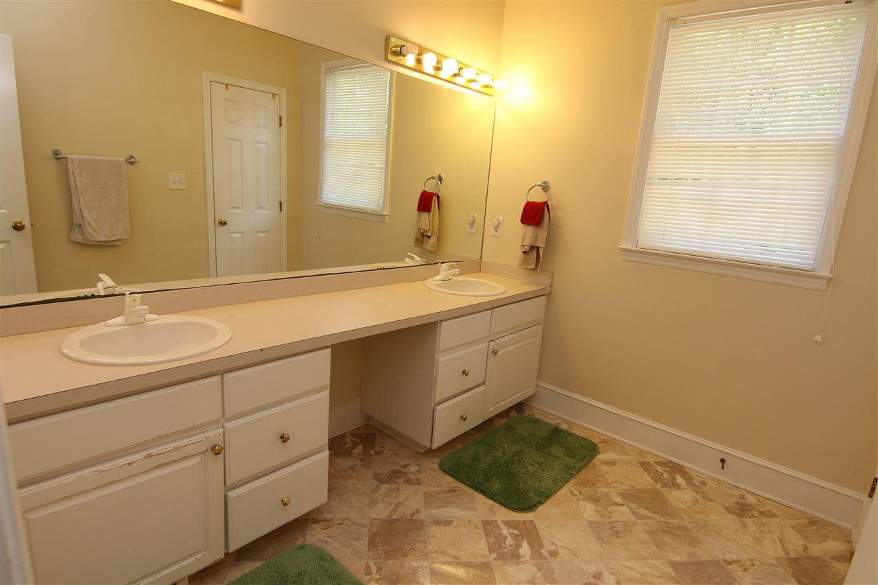 420 Quail Road Smithfield, NC 27577 - Photo 21 of 24 Hall Bath