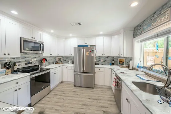 $376,900 | 3259 Sea Oats Circle, Melbourne Beach, FL 32951