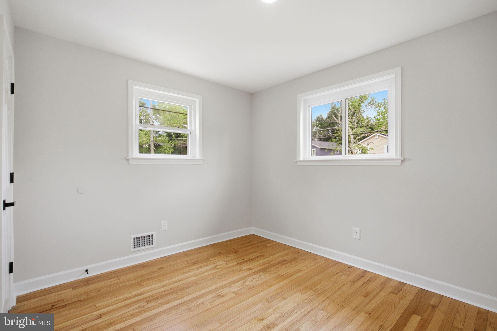 6615 Valley Park Road Capitol Heights, MD 20743 - Photo 16 of 25 Bright and airy bedroom