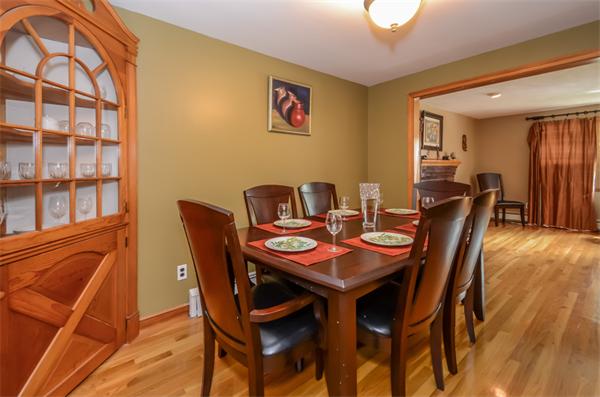 93 Old Post Road Walpole, MA 02032 - Photo 6 of 19 Gallery Image 6