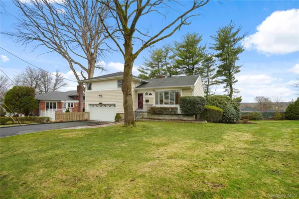 $950,000 | 3 Birchwood Road, White Plains, NY 10605