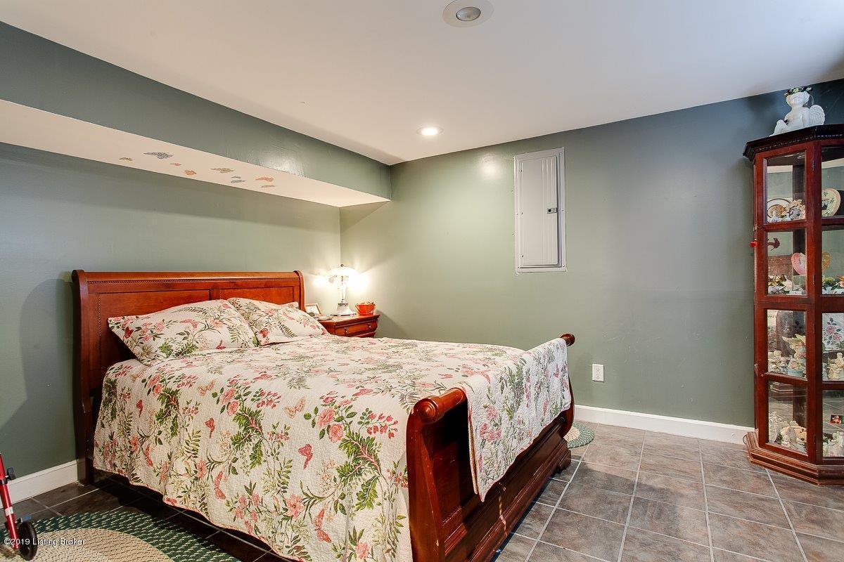 3605 Lexington Road Louisville, KY 40207 - Photo 34 of 48 3605 Lexington Rd-34