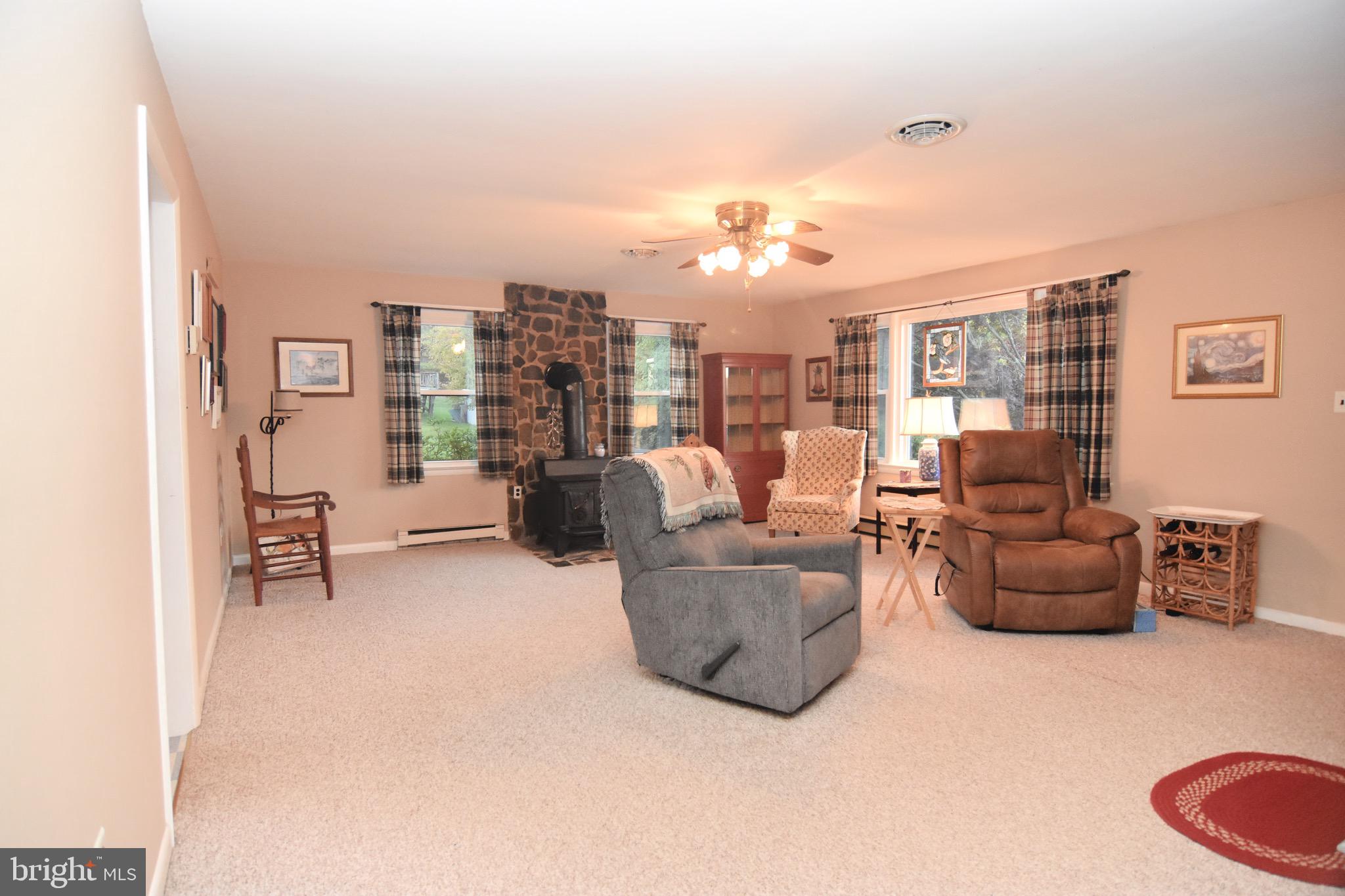 2159 Reed Road Knoxville, MD 21758 - Photo 26 of 39 Living Room