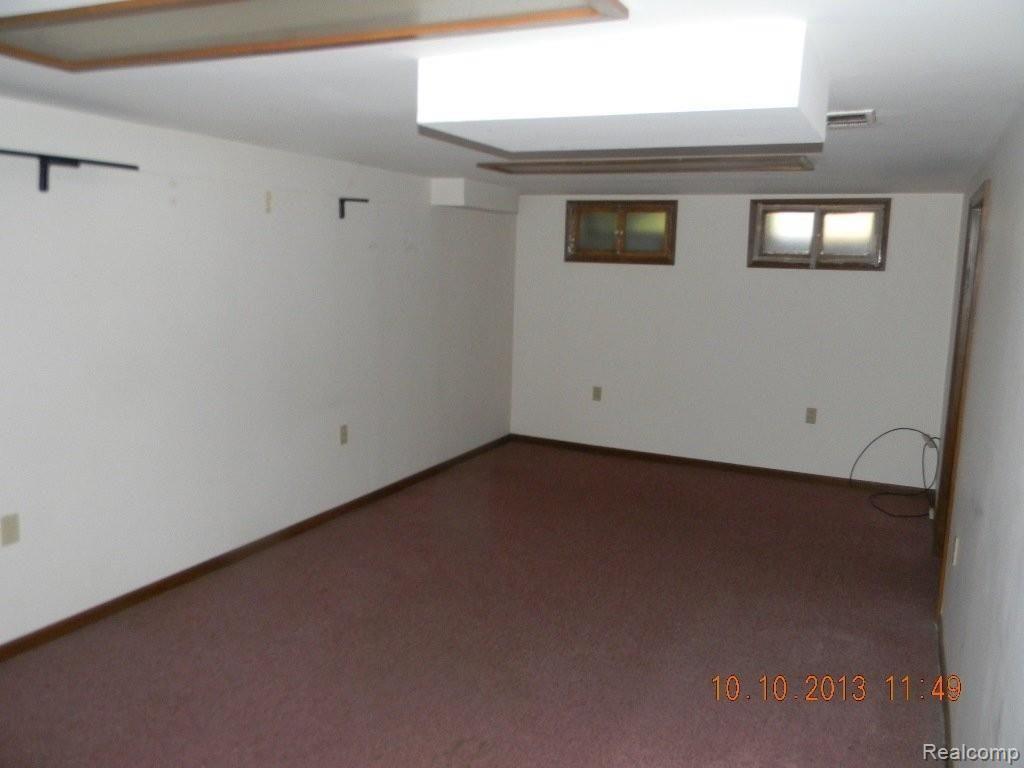 26344 Five Mile Road Redford, MI 48239 - Photo 9 of 11 DSCN7936.JPG