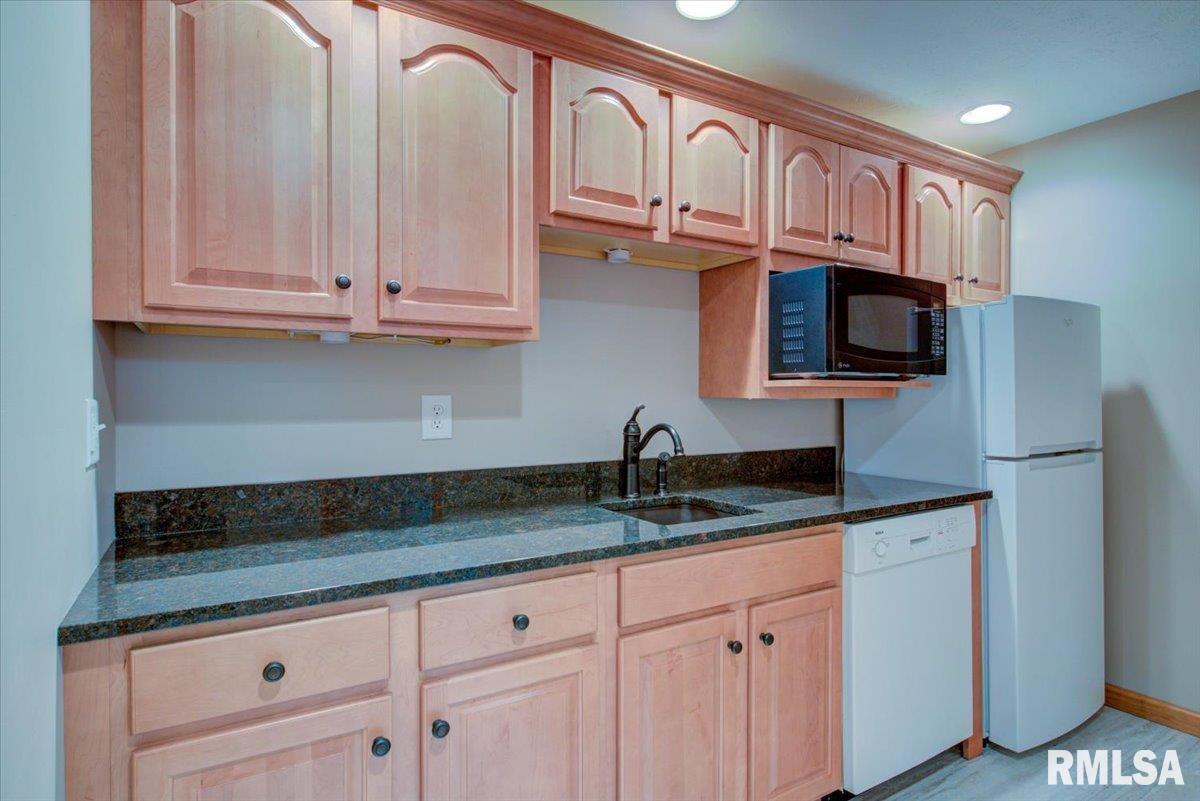5108 Manhattan Drive Springfield, IL 62711 - Photo 31 of 38 Gallery Image 31