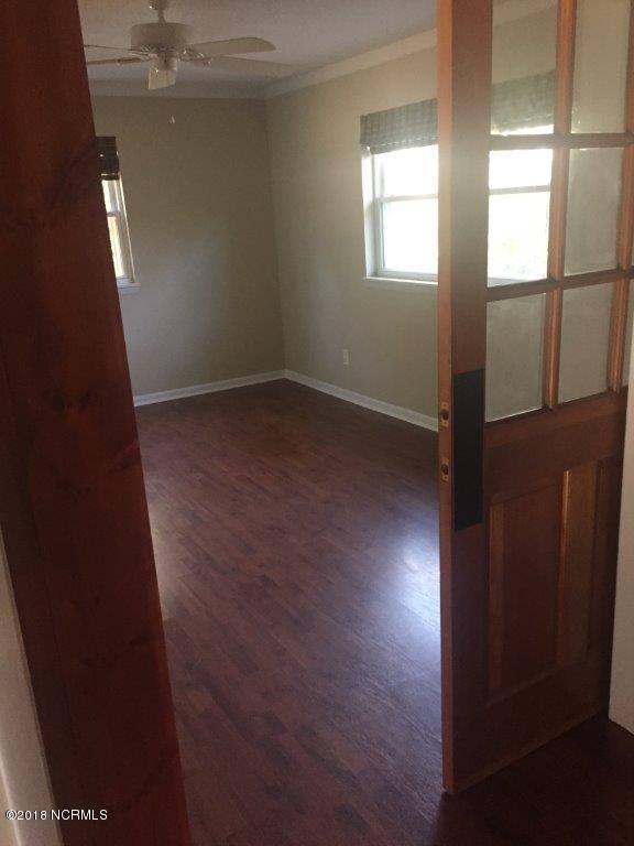 202 Bradford Road Wilmington, NC 28409 - Photo 2 of 19 IMG_4543