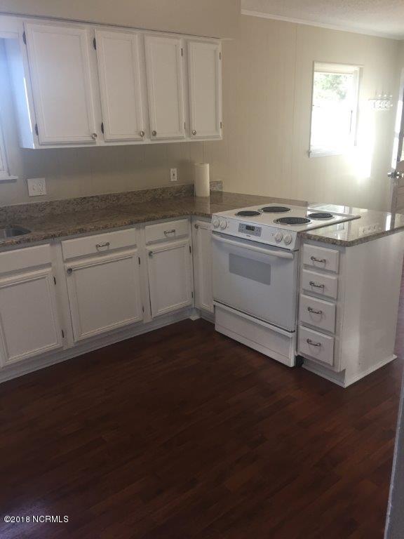202 Bradford Road Wilmington, NC 28409 - Photo 6 of 19 IMG_4540
