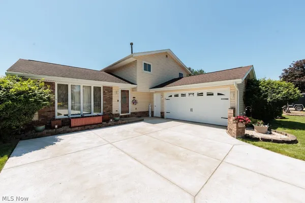 $347,500 | 3510 Monterey Circle, Brunswick, OH 44212