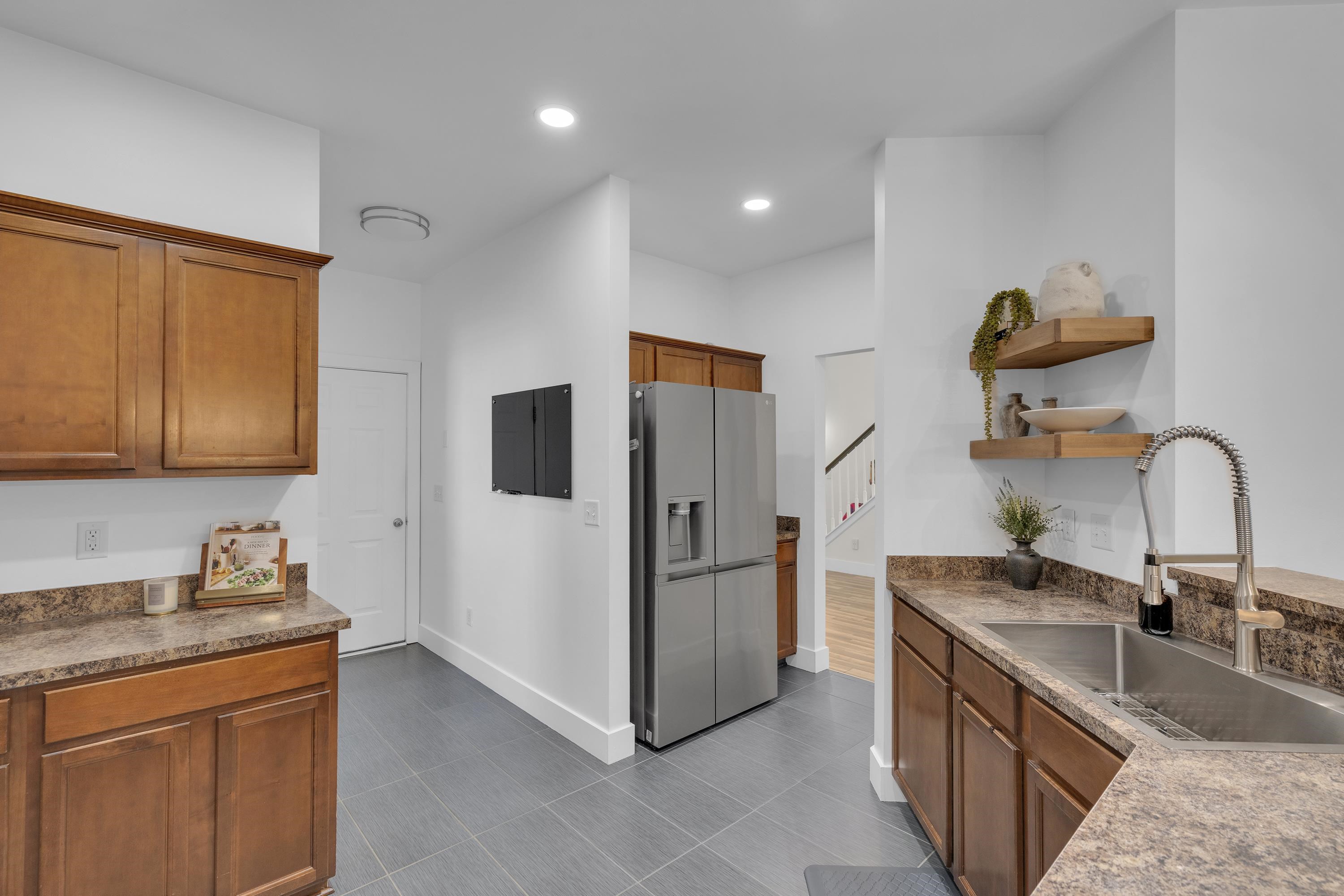 737 Shadow Dance Lane Boiling Springs, SC 29316 - Photo 15 of 38