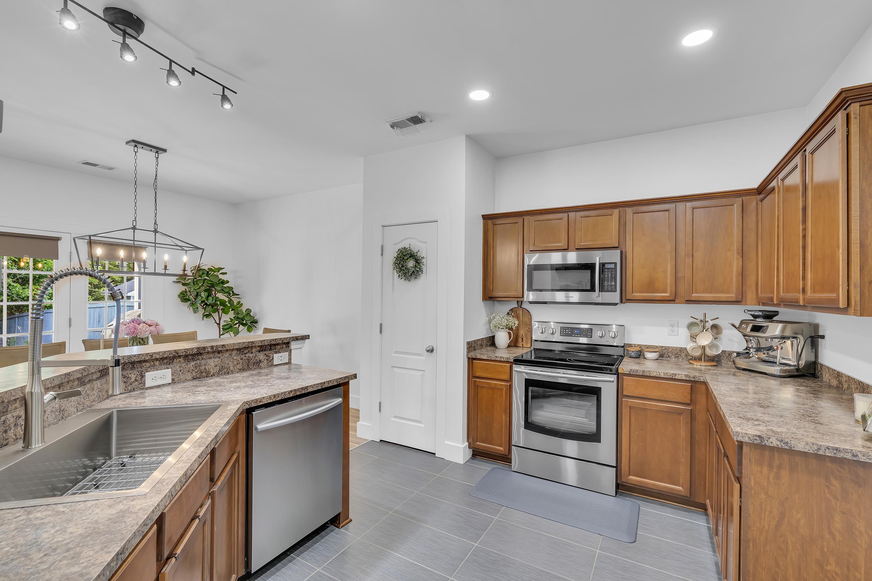 737 Shadow Dance Lane Boiling Springs, SC 29316 - Photo 17 of 38