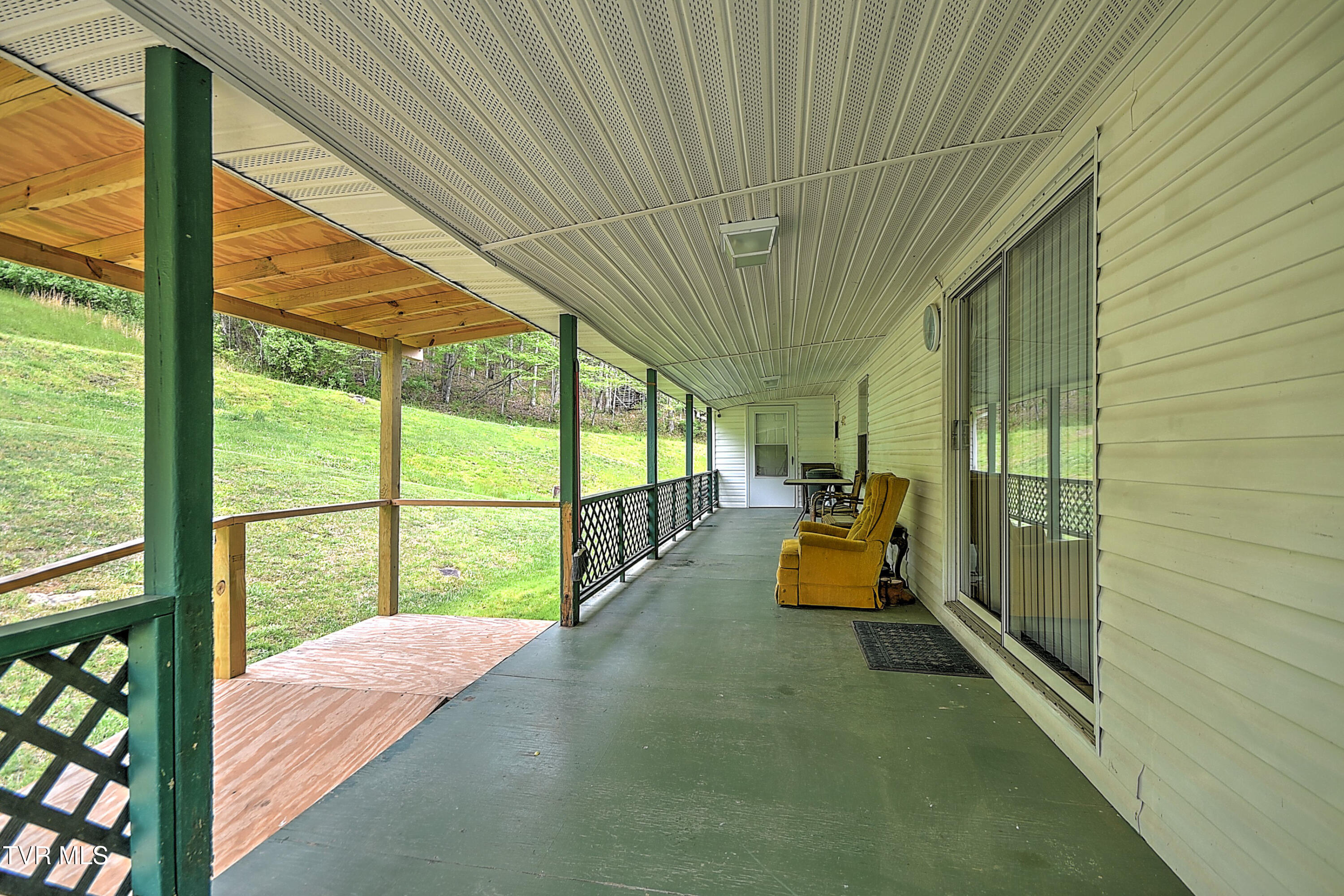 903 Flatwoods Road Coeburn, VA 24230 - Photo 3 of 74 903 Flatwoods JG-4